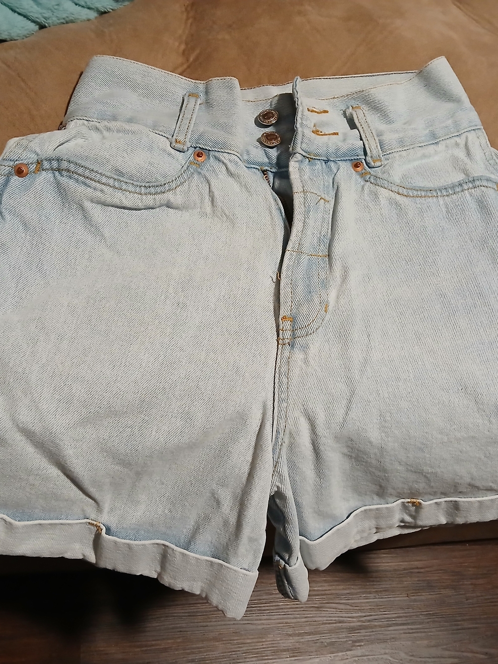 Brooks Fashions Vintage Light Blue High-Waist Denim Shorts